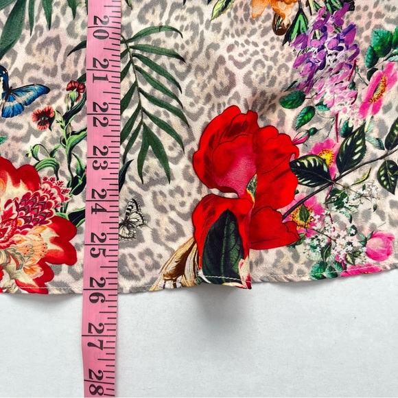 Camilla Shirred Cuff Blouse
Leos Bouquet silk - Picture 9 of 10